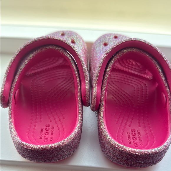 Crocs Toddler Girls Classic Glitter Clogs - Picture 5 of 7